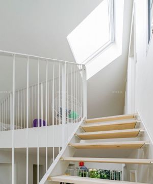 北欧风格楼梯设计装修效果图片