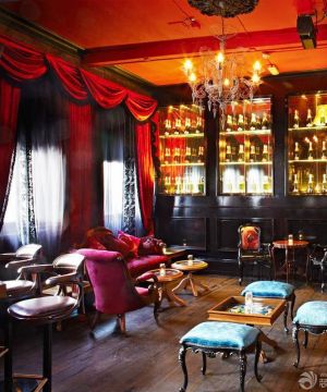 温馨小型酒吧红色窗帘装修效果图片