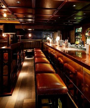 欧式风格酒吧木质吧台装修效果图片