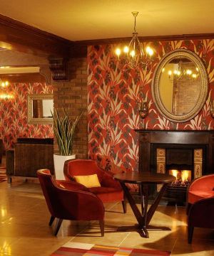 绚丽复古小酒吧设计大花壁纸装修效果图片