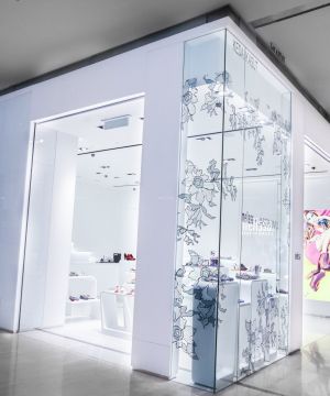 时尚鞋店橱窗设计装修设计