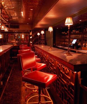 温馨小酒吧台灯装修效果图片2023