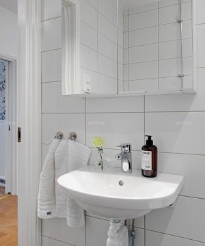 小卫生间白色瓷砖贴图效果设计
