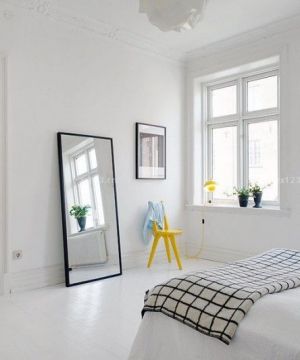 卧室白色木地板装修效果图片