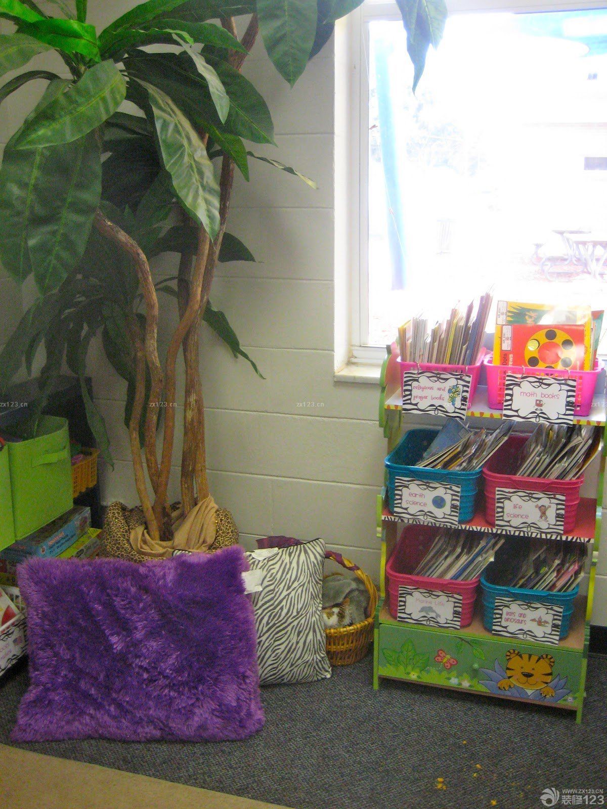 某幼儿园室内装饰布置效果图图片