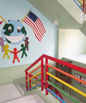 最新幼儿园楼梯扶手设计装修效果图片