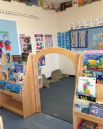幼儿园室内简约背景墙设计效果图片