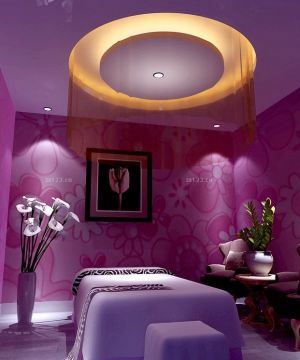 美容店面紫色墙面装修效果图片