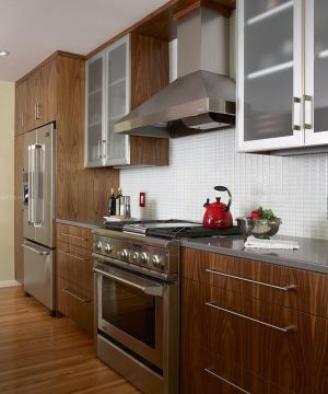 小户型整体厨房实木橱柜装修效果图