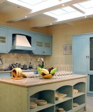 长方形厨房装修效果图 美式简约风格