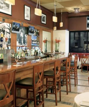 现代主题酒吧棕色墙面装修设计效果图片