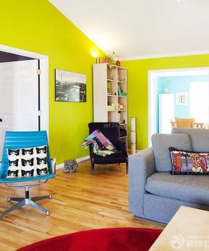 小户型温馨客厅颜色搭配装修效果图片