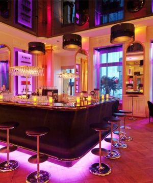 复古紫色酒吧吧台装修效果图