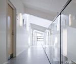 最新医院内部走廊装修效果图片