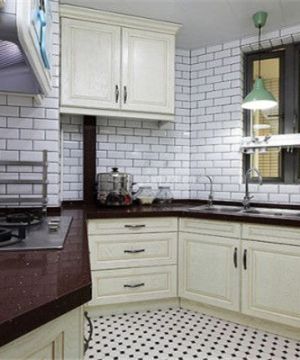 美式厨房白色墙角线图片