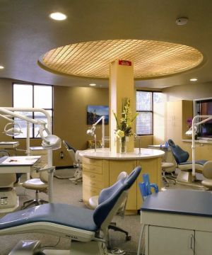 口腔医院室内圆形吊顶装修效果图片