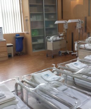 妇产医院婴儿房原木地板装修效果图片