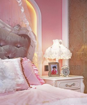 粉色儿童房床头柜装修效果图片
