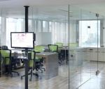 现代办公室玻璃隔断门装修设计图大全