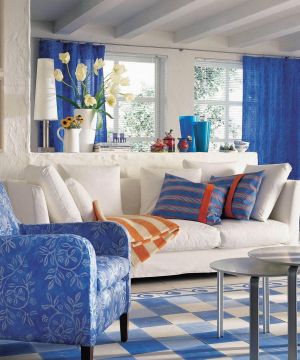 客厅蓝色窗帘装修效果图片