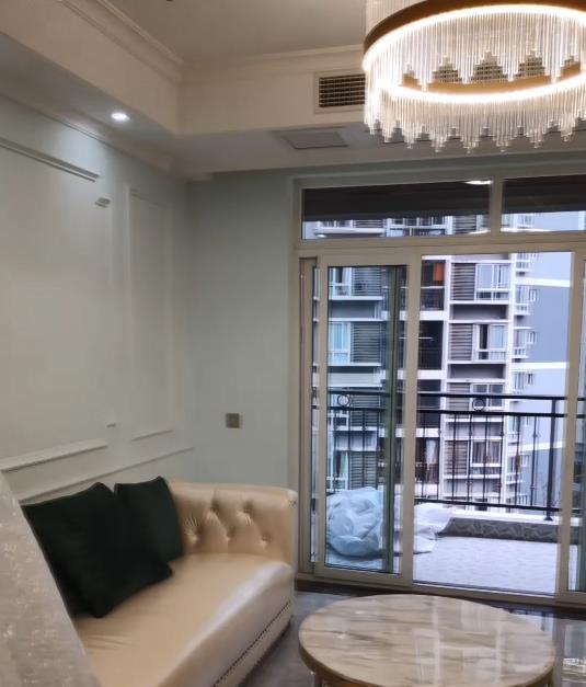 装修视频:180平跃层客厅装修