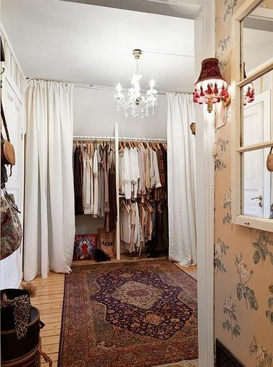 步入式衣帽间怎么设计更好？开放步入式衣帽间装修注意事项