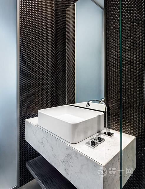 装修网国外装修设计欣赏案例保加利亚360°阁楼私人住宅