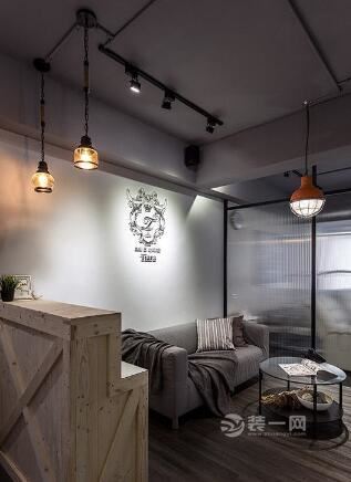 轻工业风格混搭日式风格独特的美甲工作室装修效果图