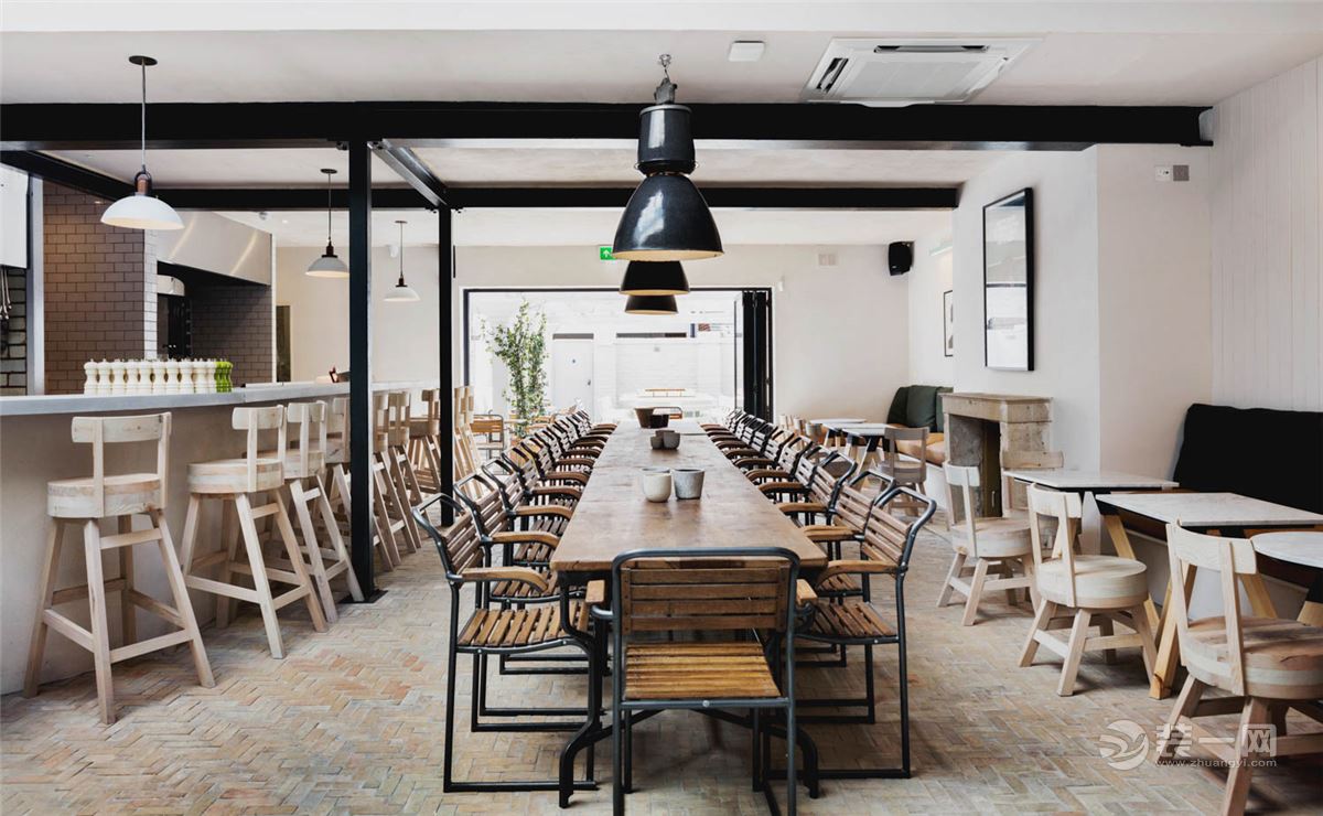 国外装修案例装饰网分享旧房改造案例防局爆改潮人餐厅超惊艳