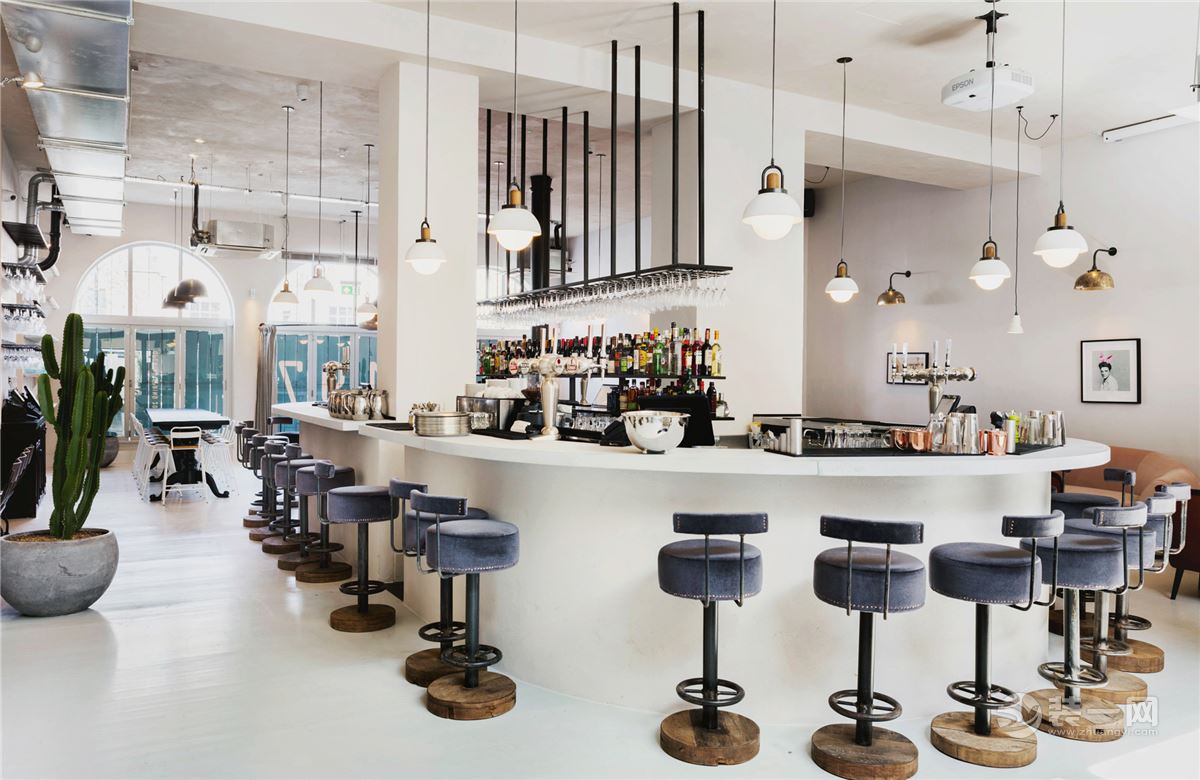 国外装修案例装饰网分享旧房改造案例防局爆改潮人餐厅超惊艳