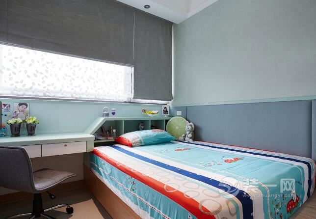 三室两厅新古典风格装修图