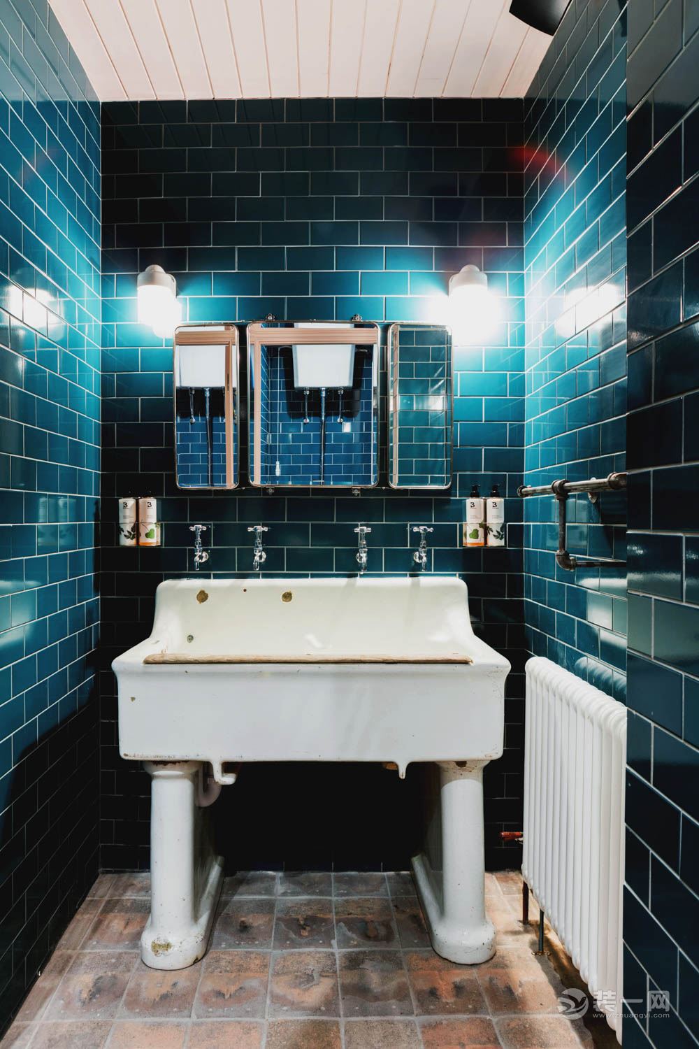 国外装修案例装修网分享旧房改造案例防局爆改潮人餐厅超惊艳