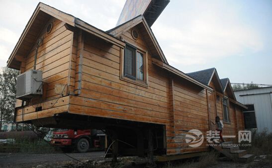 修车厂改造成移动别墅房车 内部豪华设施及装修效果图锦集