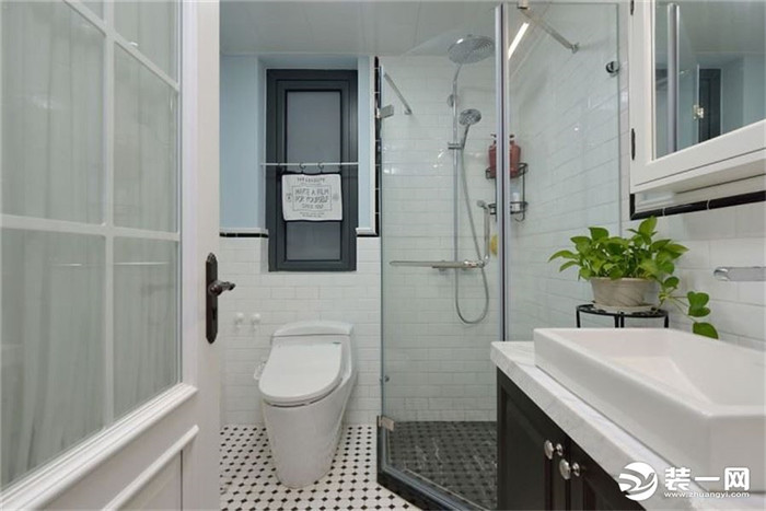 三房两厅两卫装修图美式风格洗手间 三房两厅两卫装修图美式风格洗手间