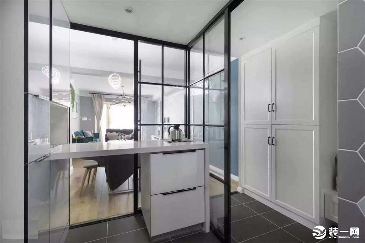 开放式厨房设计怎么做?6款开放式厨房玻璃隔断方案