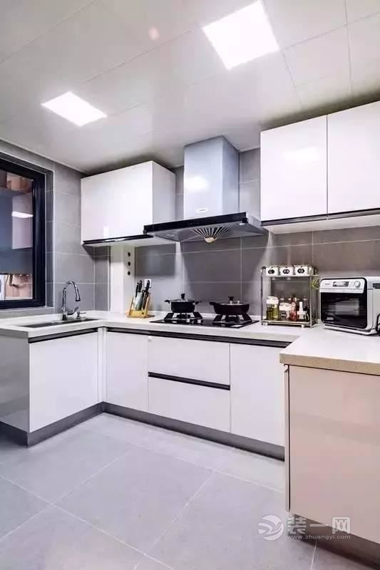 140平米现代简约风格装修实景图