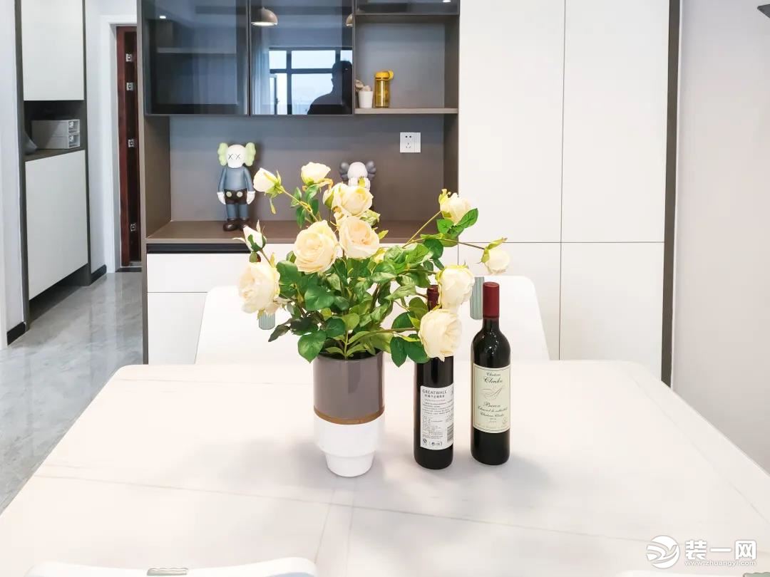 85平两室一厅装修设计图