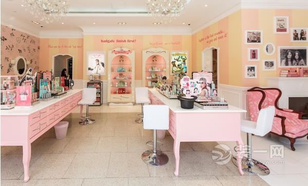 化妆品店装修效果图