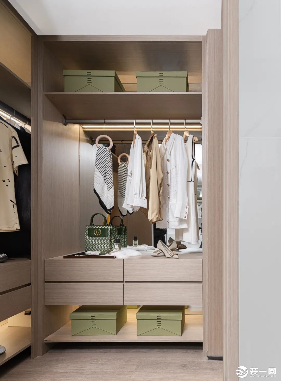 现代混搭风格装修效果图