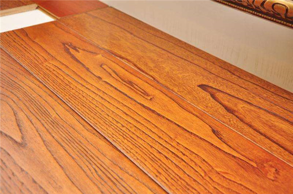 鹦鹉地板好不好 *怎么样呢