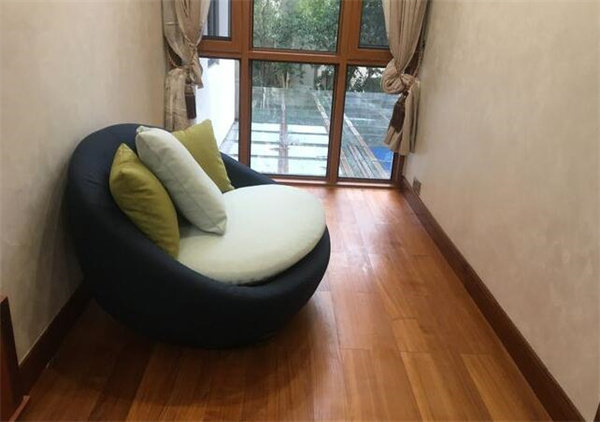 亚麻油地板多少钱一平方亚麻油地板的功效与作用