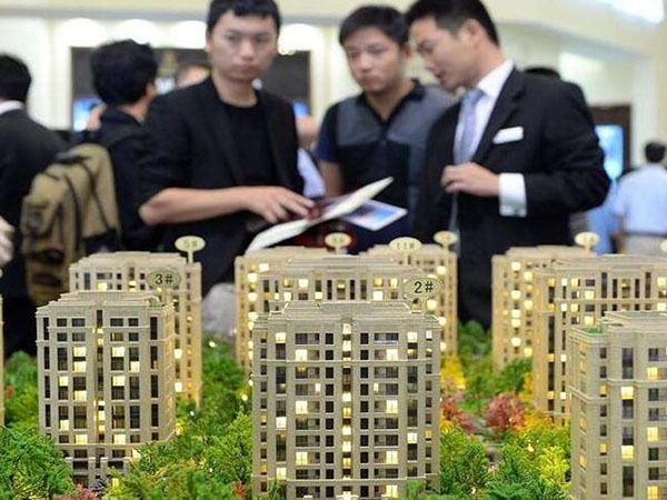 农村没买房的人恭喜了 2023年两会房产税*消息 2023中国房价大跌已成定局