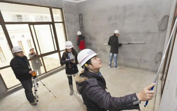 验房师