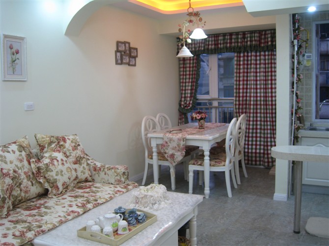 中小户型餐厅设计实景图