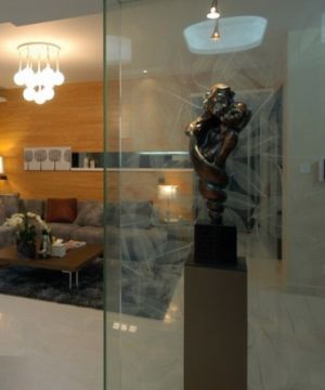 客厅艺术玻璃隔断设计图