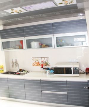 小厨房灰色橱柜设计图片