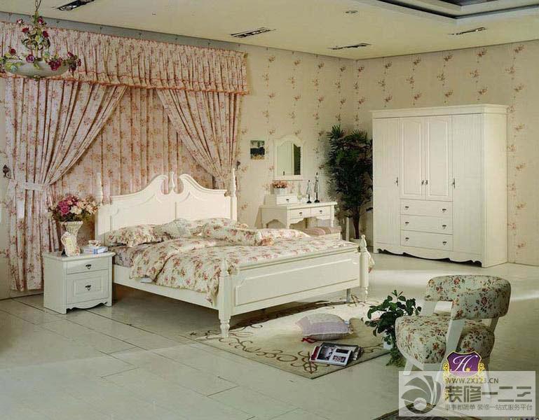 卧室碎花形窗帘装饰图