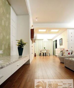 家装客厅棕黄色木地板设计图片 