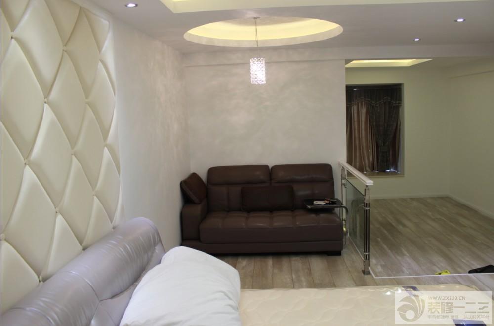 新房卧室双人沙发设计图片