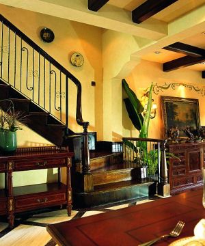 2023东南亚风格设计客厅楼梯装修效果图欣赏